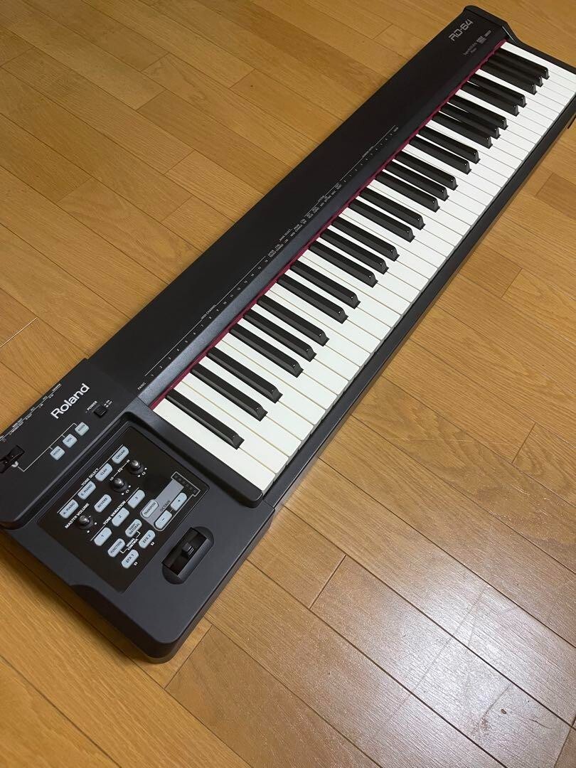 Roland RD-64 64-Key Digital Stage Piano Black Very Good