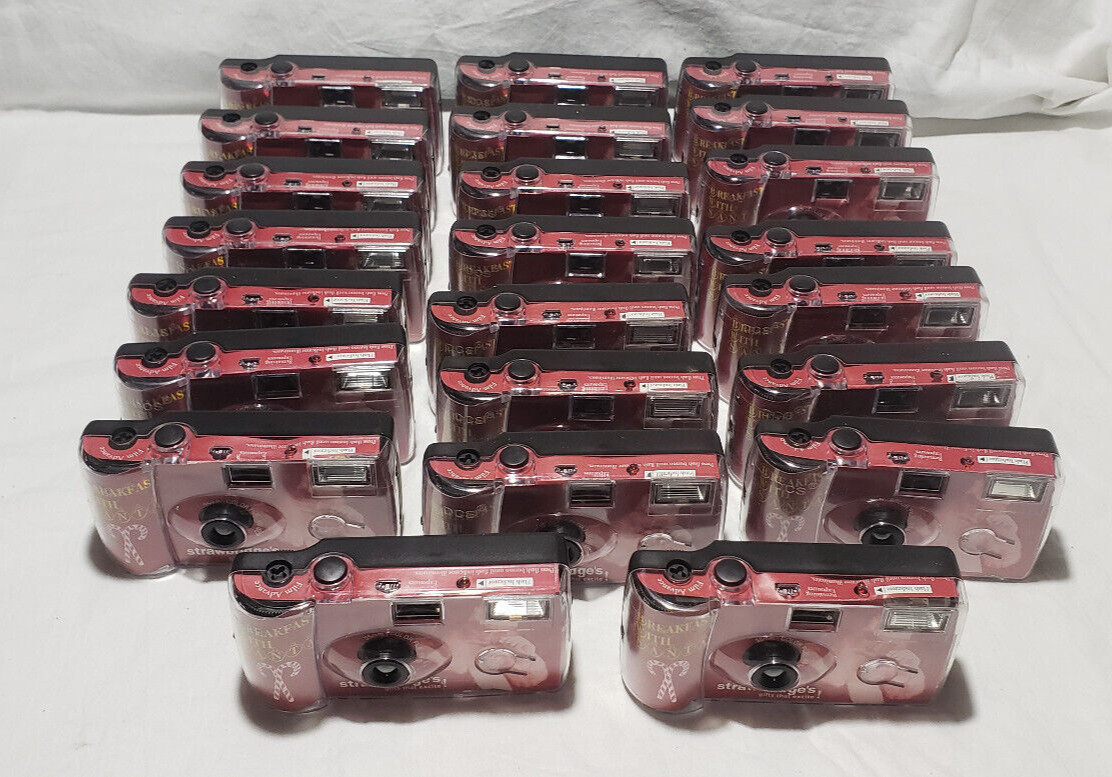 23 Vintage New FunPak 35mm Cameras Strawbridge's Santa 400 Speed Dispose Reuse