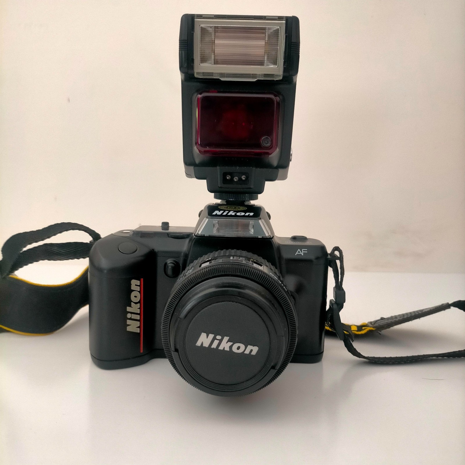 Nikon F401 Camera 35-70mm AF Lens Nikon Speedlight SB Carry Bag Kodak Film WORKS