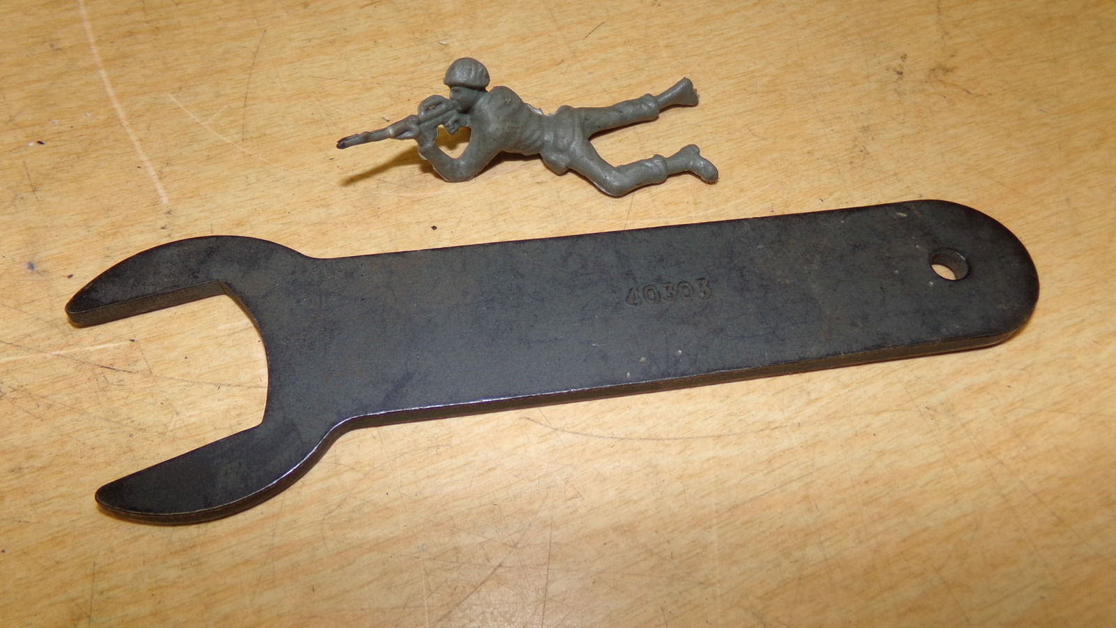 40303 Black Wrench *Free Shipping*
