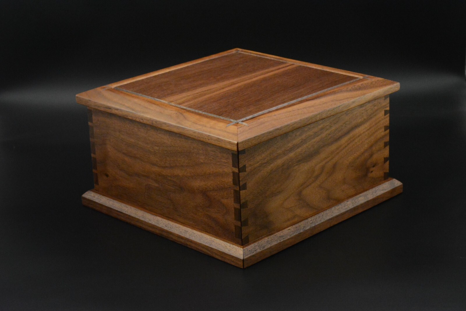 Dovetail box made in WALNUT jewelry trinket keepsake fine woodwork