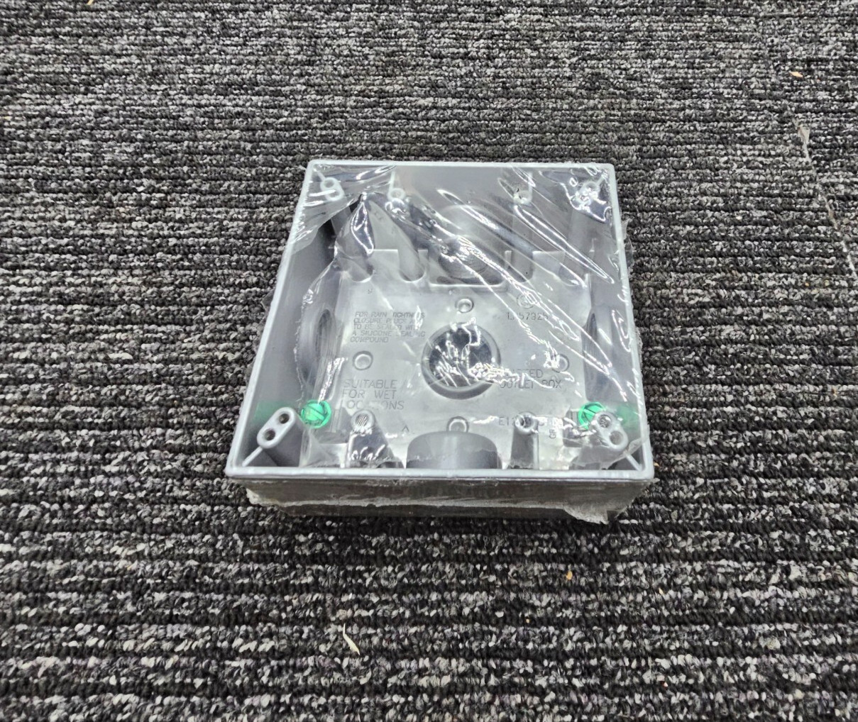 Enclosure LR57925 E121488 Outlet Box Suitable For Wet Location 31.0cu.in