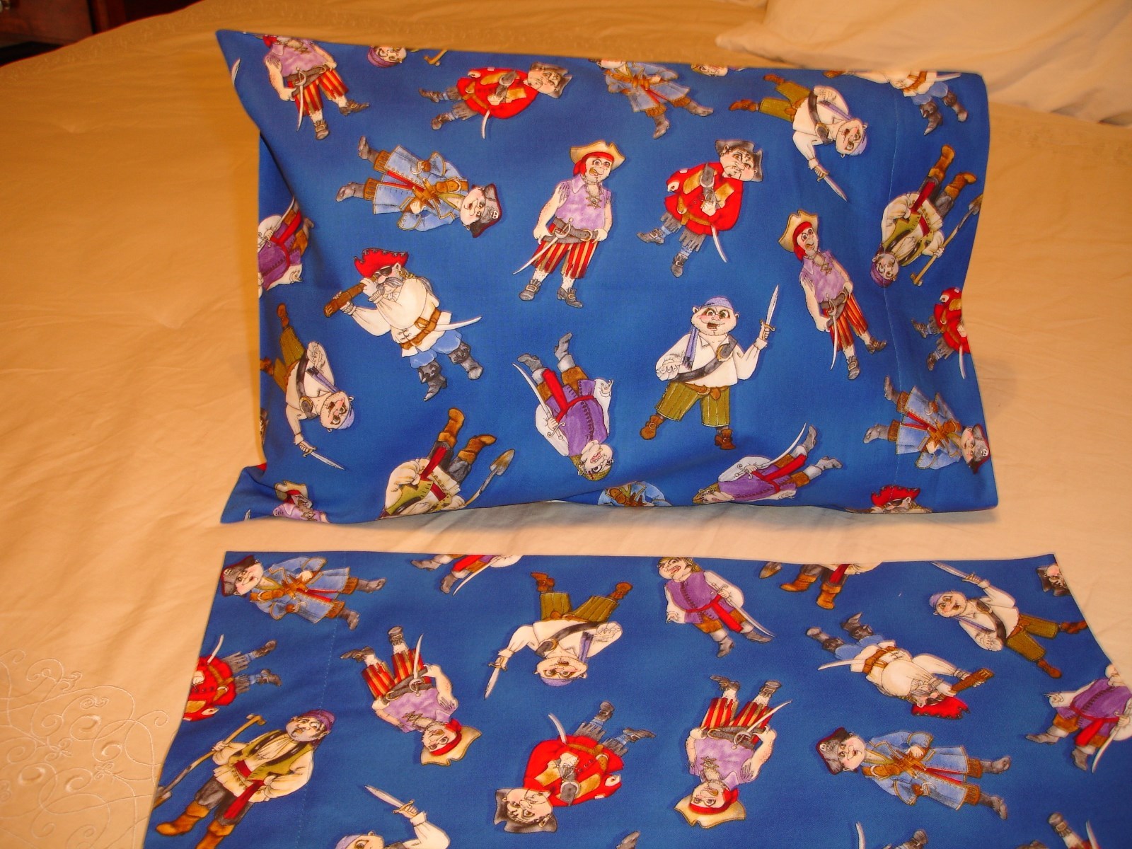 Pirates Buccaneers Sea Dogs Cotton Toddler/Travel Size Pillowcase (1)