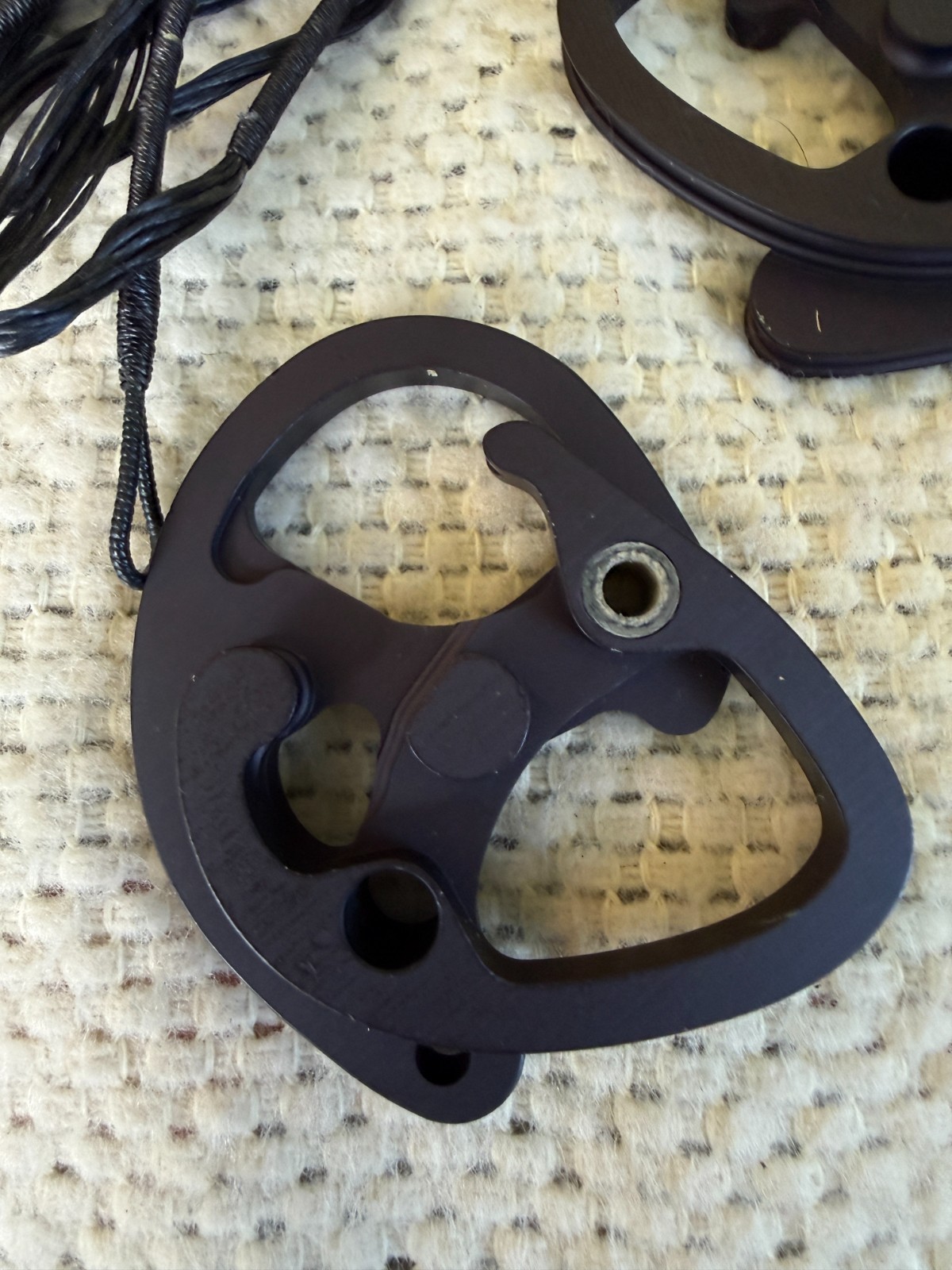 Compound Bow Cams, Pins and Cables 1HL