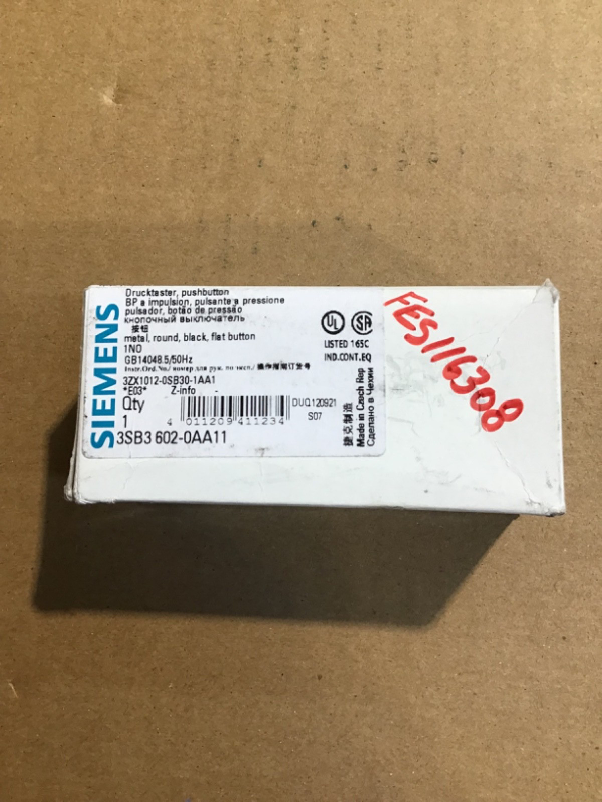 SIEMENS 3SB3-602-0AA11 PUSHBUTTON, METAL,RD, BLACK, FLUSH, 1NO. NEW IN BOX