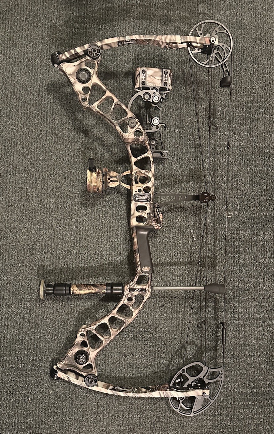 Mathews Z3 Fully Loaded Compound Bow 28” 60lb