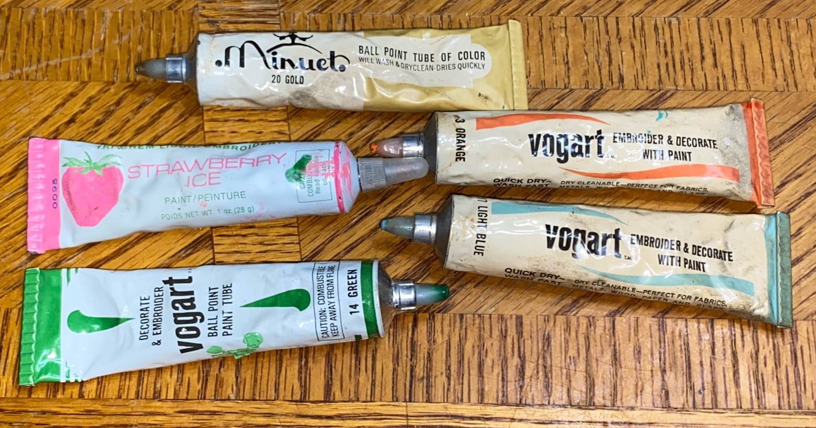 5 Vintage Ball Point Paint Tubes Vogart Minuet & Tri-Chem Embroidery USED