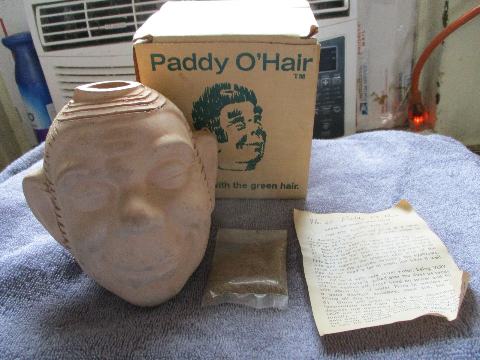 Paddy O'Hair Clay "Smiling Jim" Planter Head - Timothy Seeds & Instruct