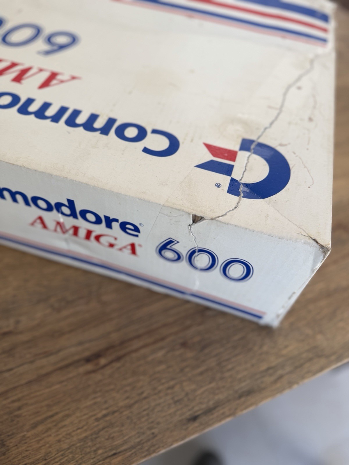 Commodore Amiga 600 , In Original Box, Super!!, 110v Power Supply.
