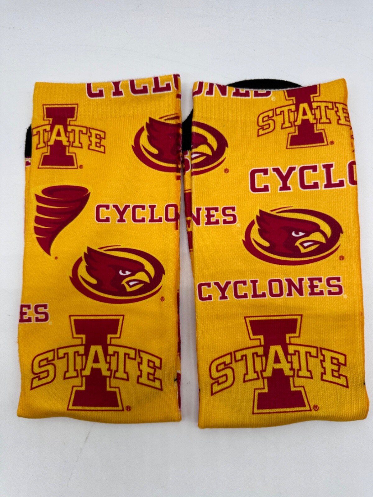 NEW ONE PAIR MENS "FOR BARE FEET" OFFICIALLY LICENSED COLLEGIATE SOCKS
