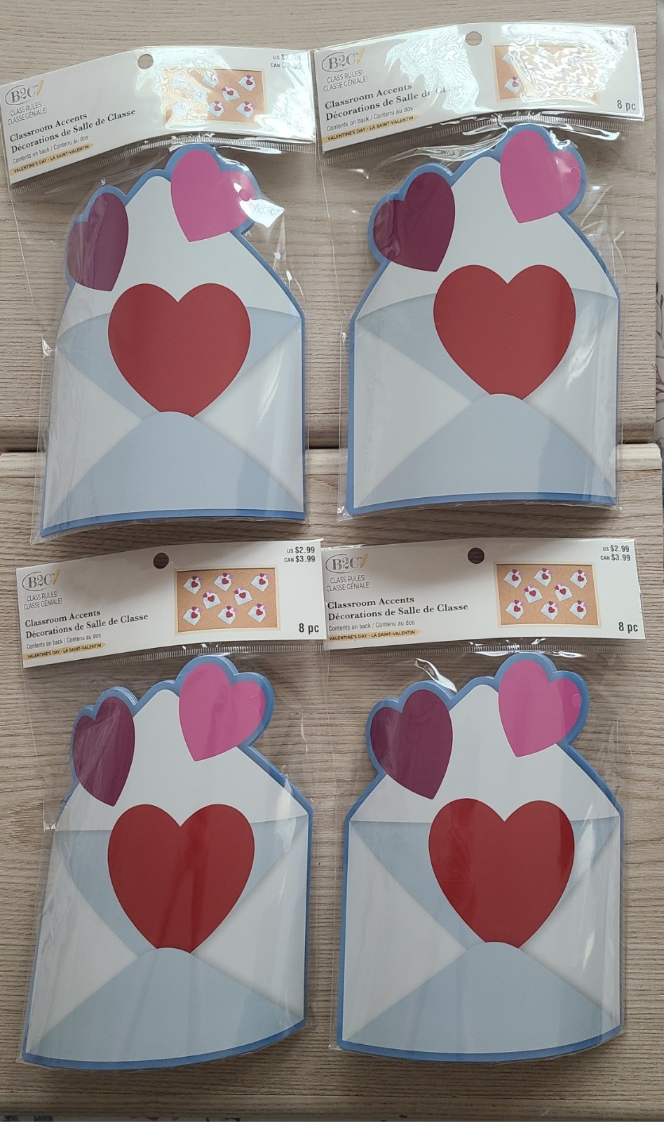 CLASSROOM ACCENTS VALENTINES DAY BULLETIN BOARD DOOR 8 PC DIE CUT LOT OF 4