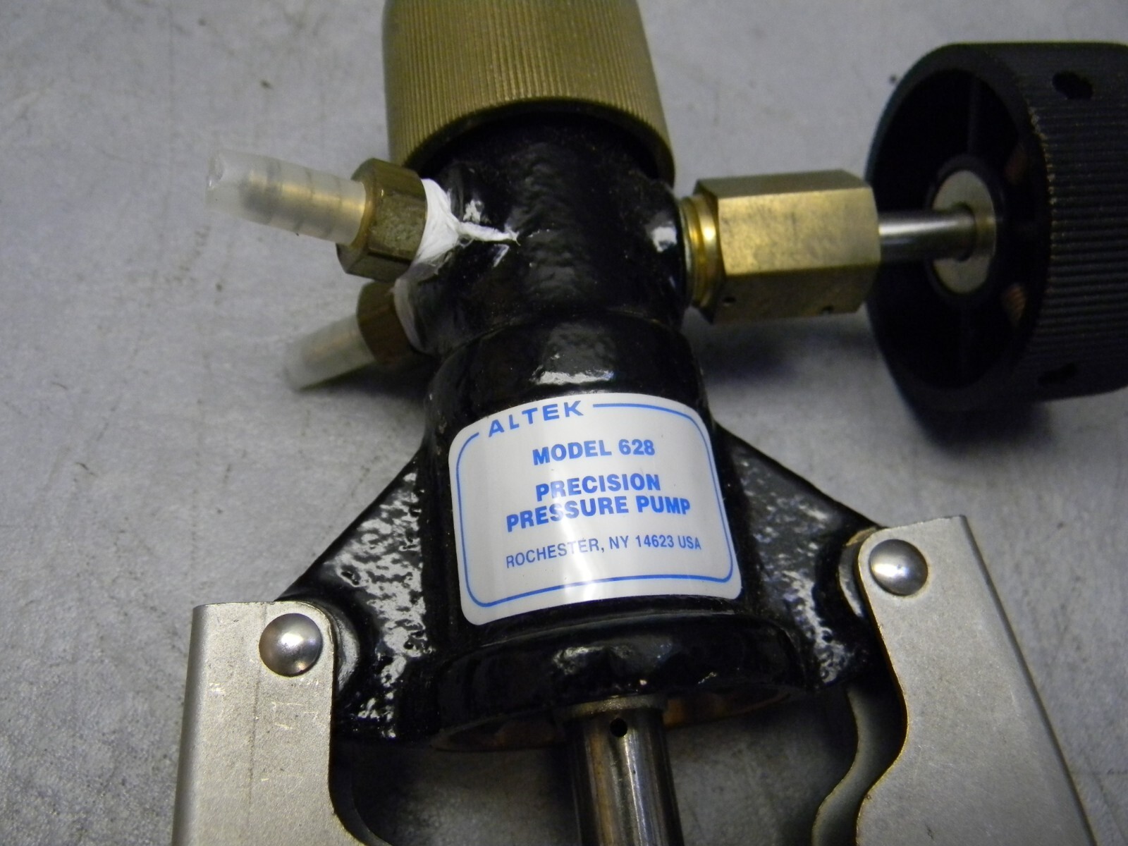 Altek Model 628 Precision Pressure Pump USED