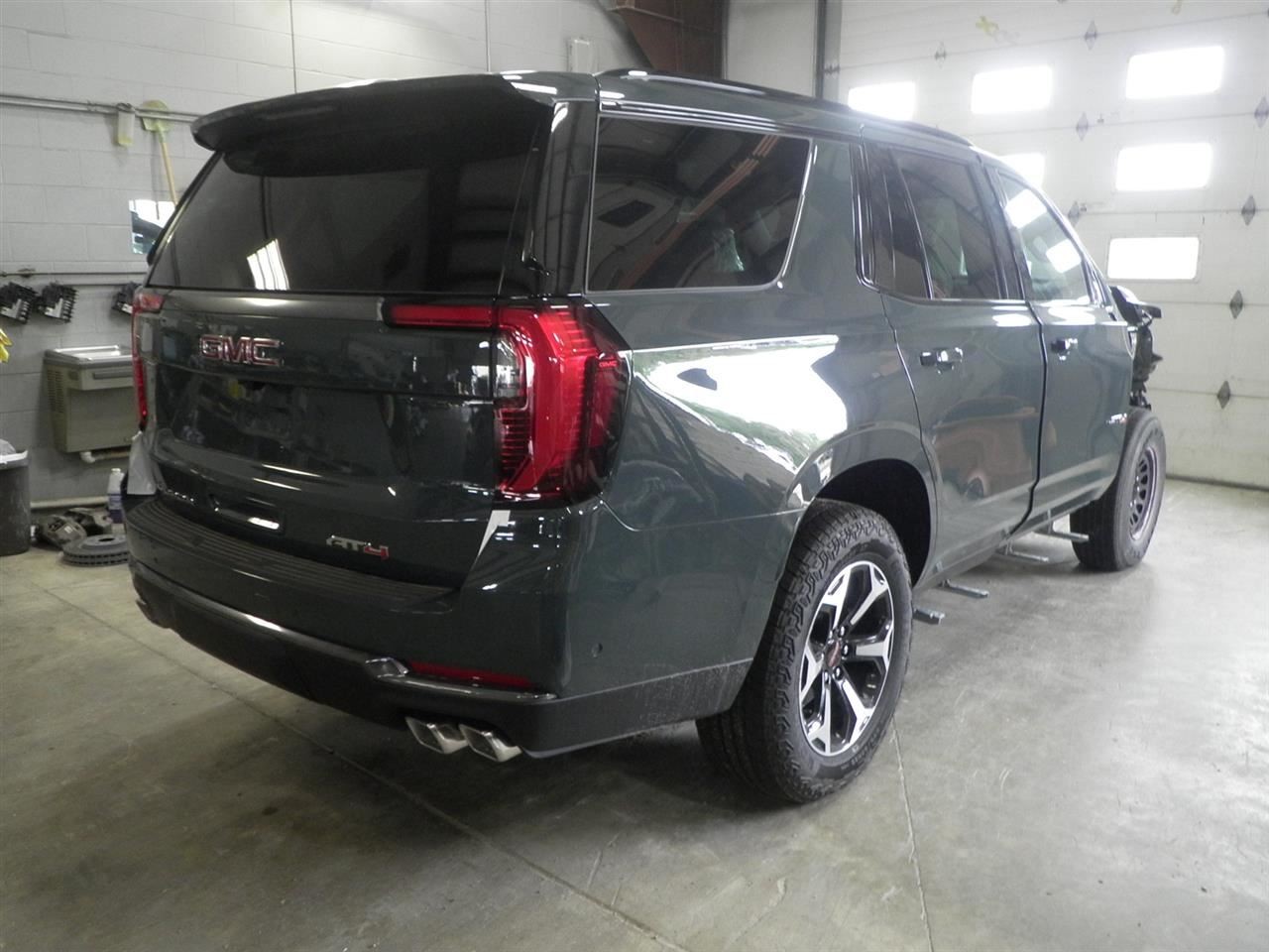 2026 Yukon AT4 Upper Air Shutter 86331348
