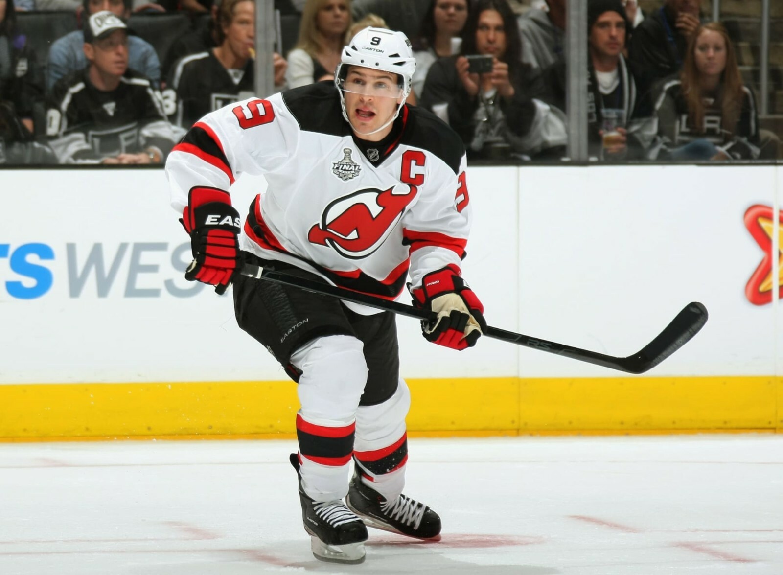 Zach Parise Devils 3.5x5 unsigned photo