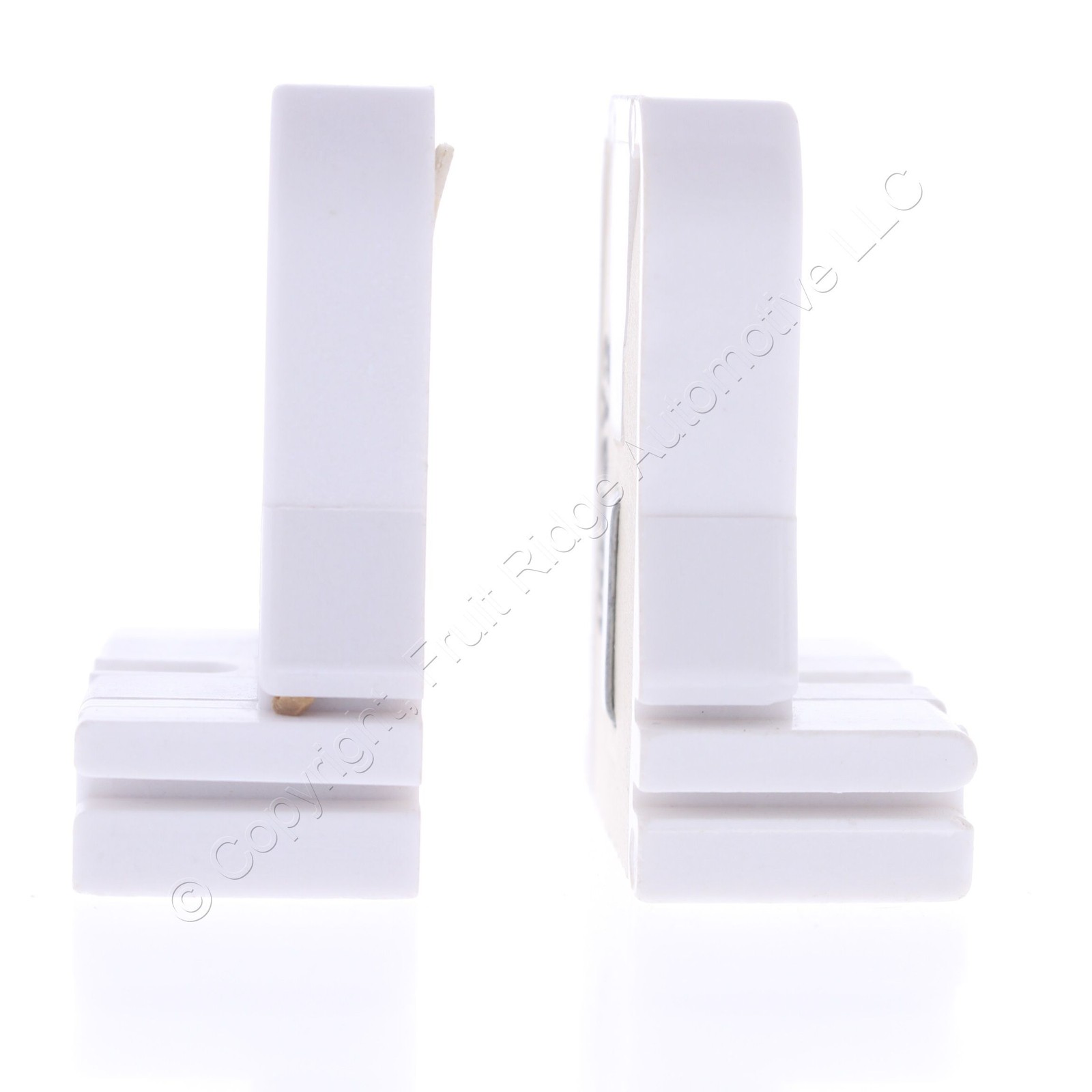 2-Pack Leviton Fluorescent Lamp Holder Light Socket G13 Base T8 T12 Medium 13351