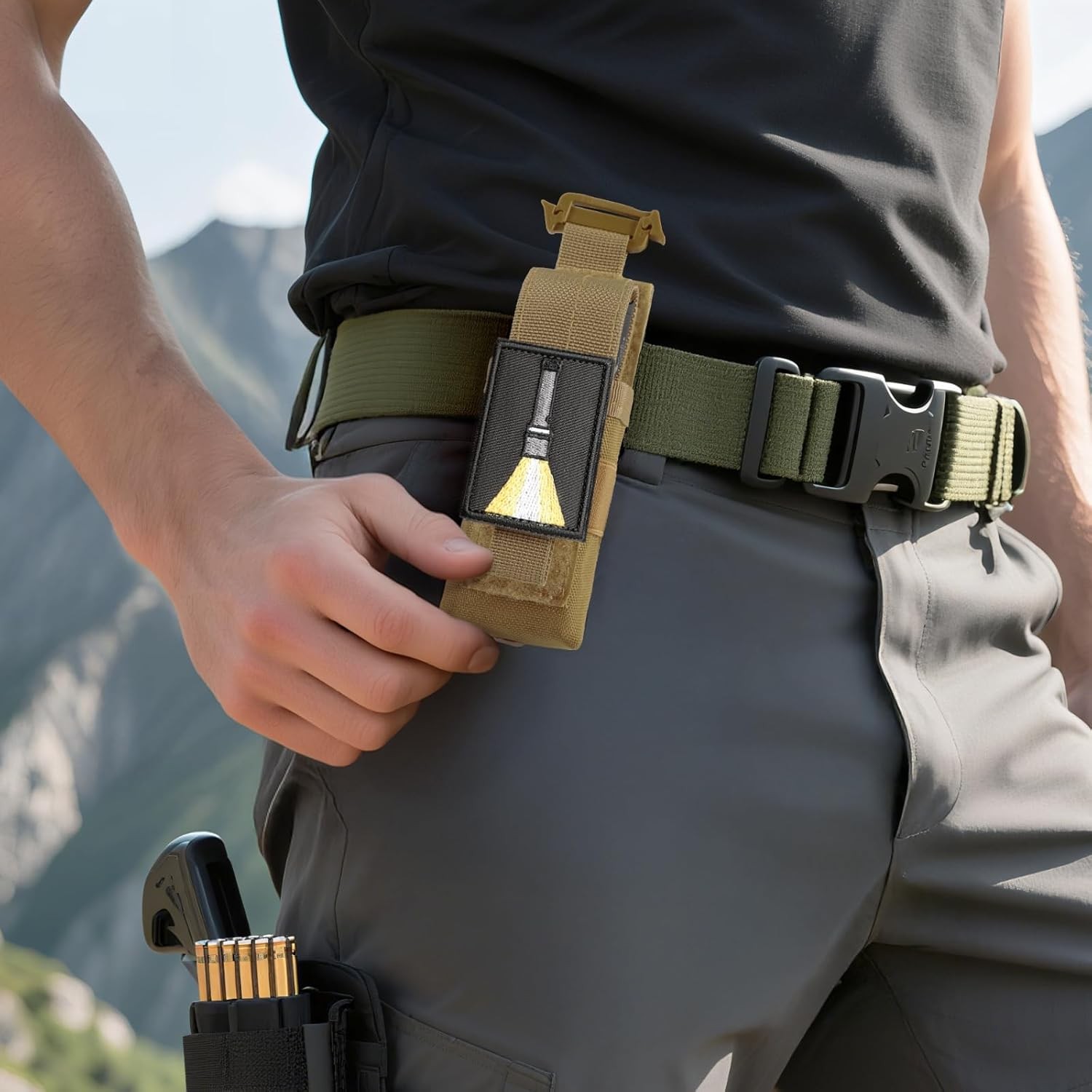 Tactical Flashlight Holster, Adjustable Flashlight Pouch Holder Molle Torch Carr