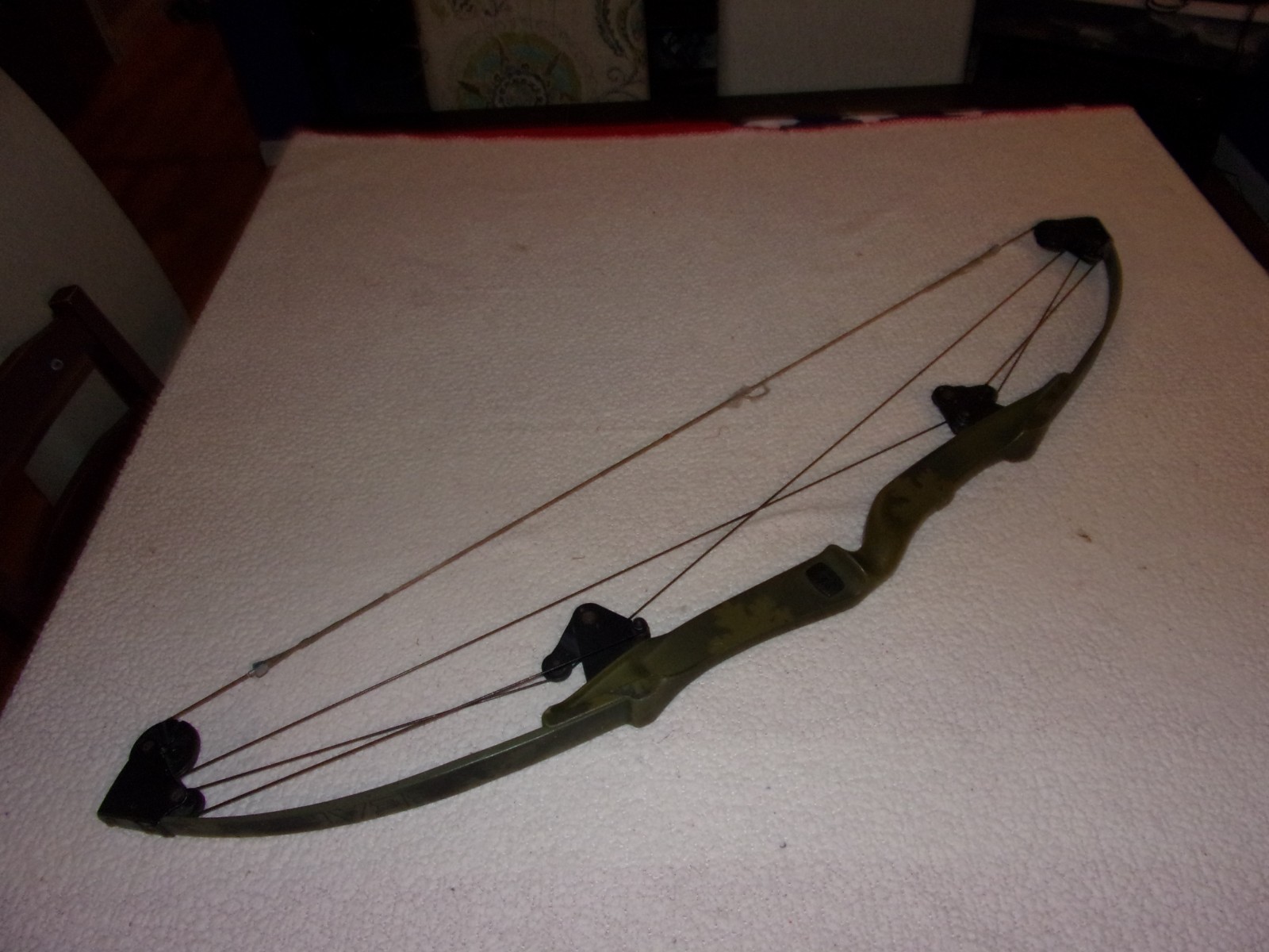 Vintage Bear Whitetail Hunter Green Camo Compound Bow