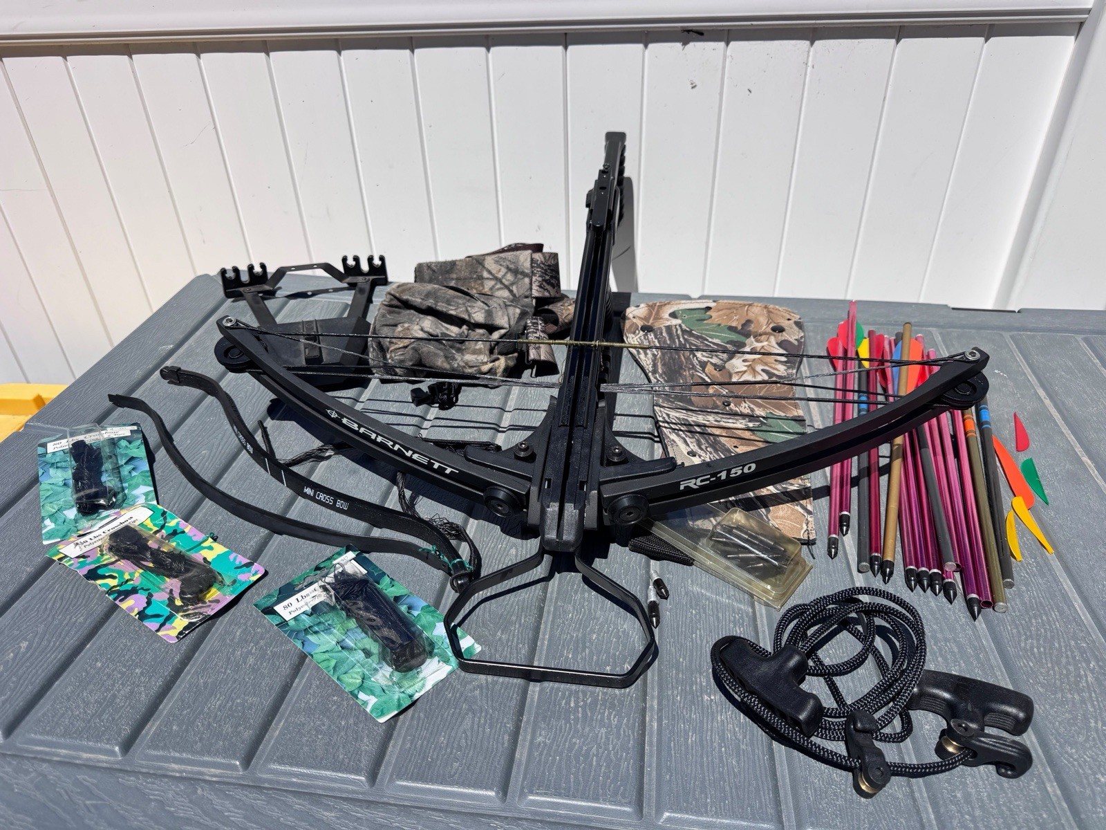 Barnett RC 150 classic lightweight compound compact crossbow w/2 bolts black
