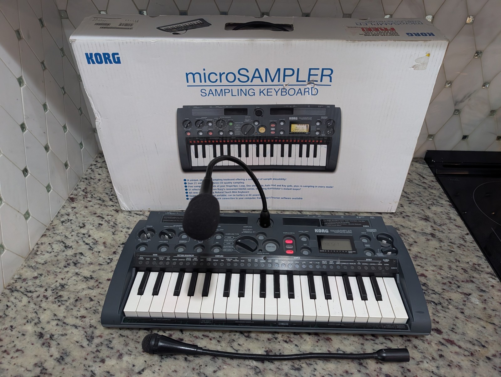 Korg MS-1 MicroSampler Sampling Keyboard With Two Microphones