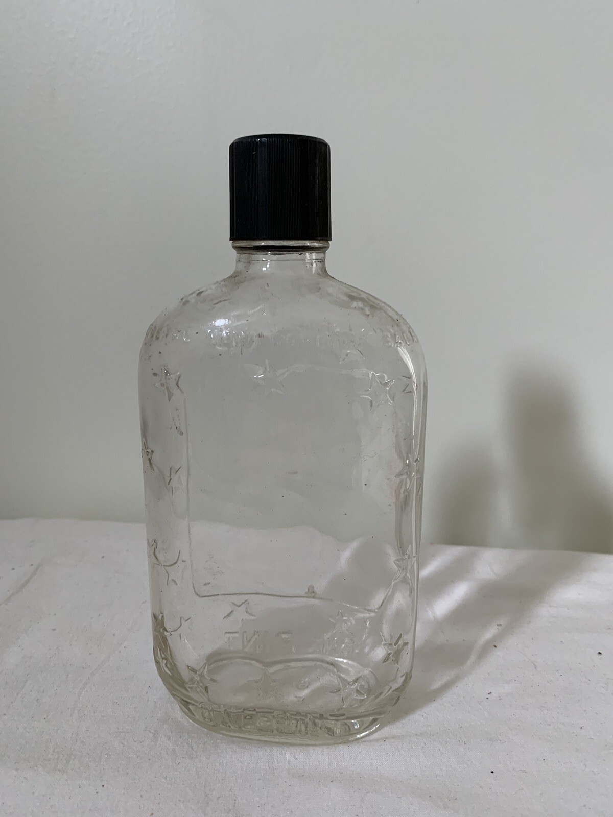 Vintage Whiskey Liquor Bottle Raised Star Design One Pint Ball Brand