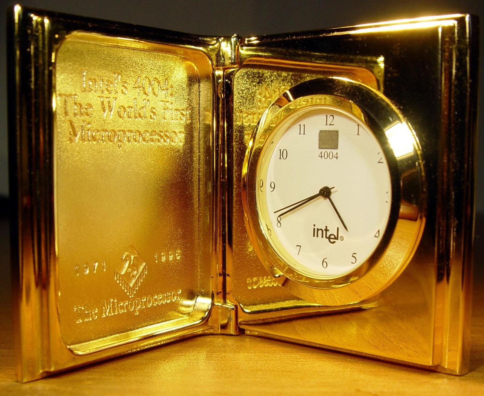 Intel 1996 25th Anniversary Desk Clock - Intel 4004 microprocessor