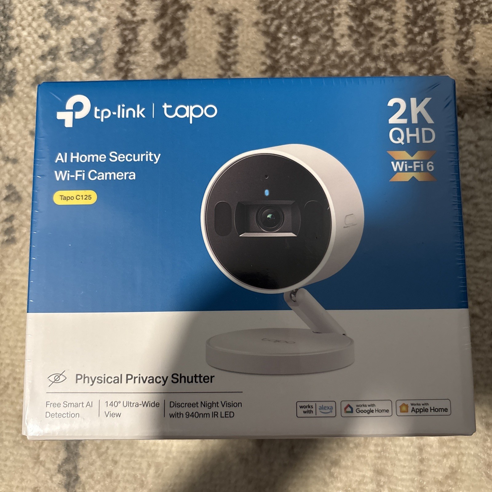 TP-Link - Tapo Indoor 2K Wi-Fi Security Camera w/ Physical Privacy Shutter