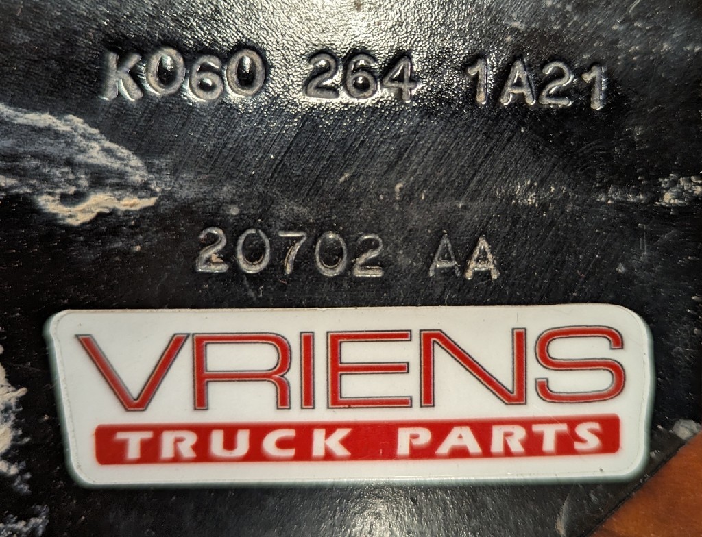 KENWORTH K060-264-1 BRACKET-STEP
