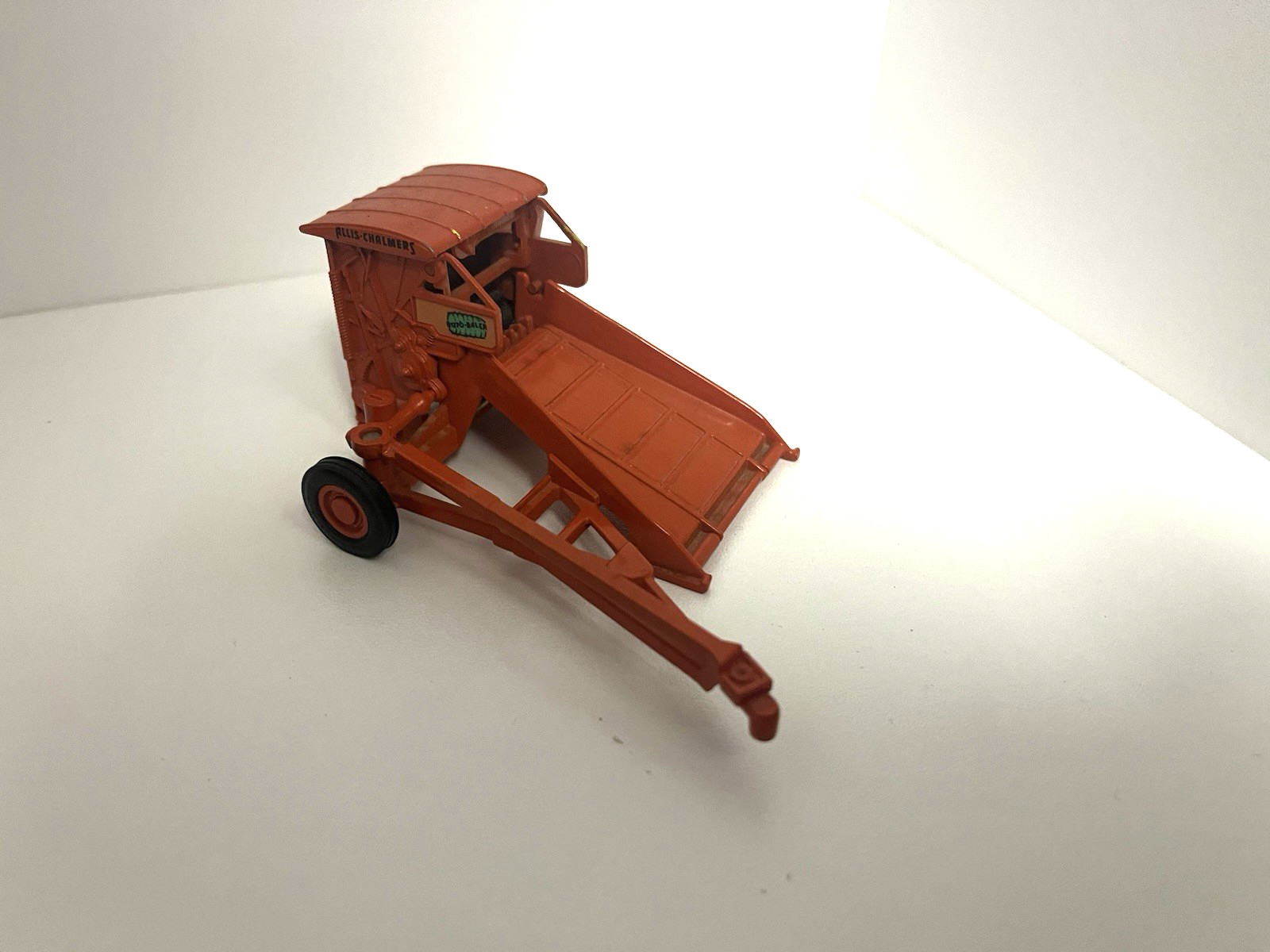 ERTL 1/43 ALLIS CHALMERS ROTO-BALER