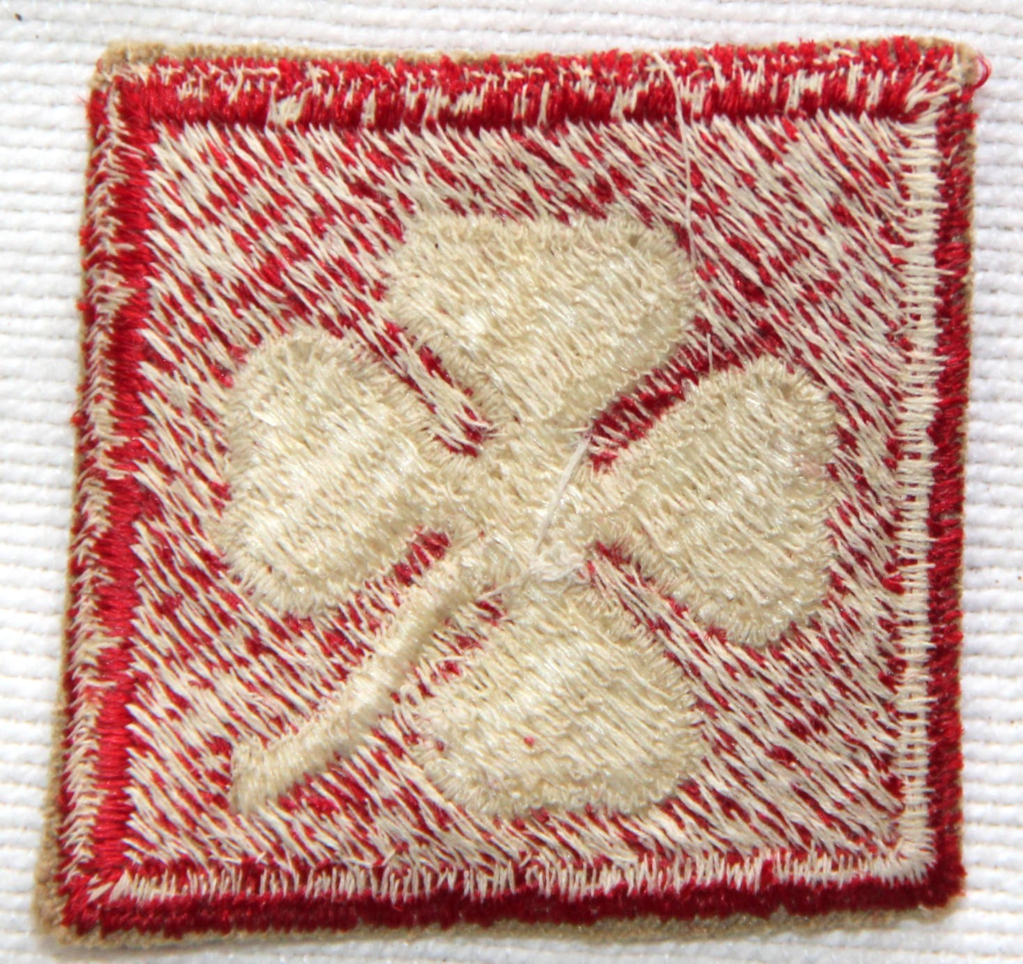 ORIGINAL WWII 4TH ARMY PATCH, NICE WHITE BACK