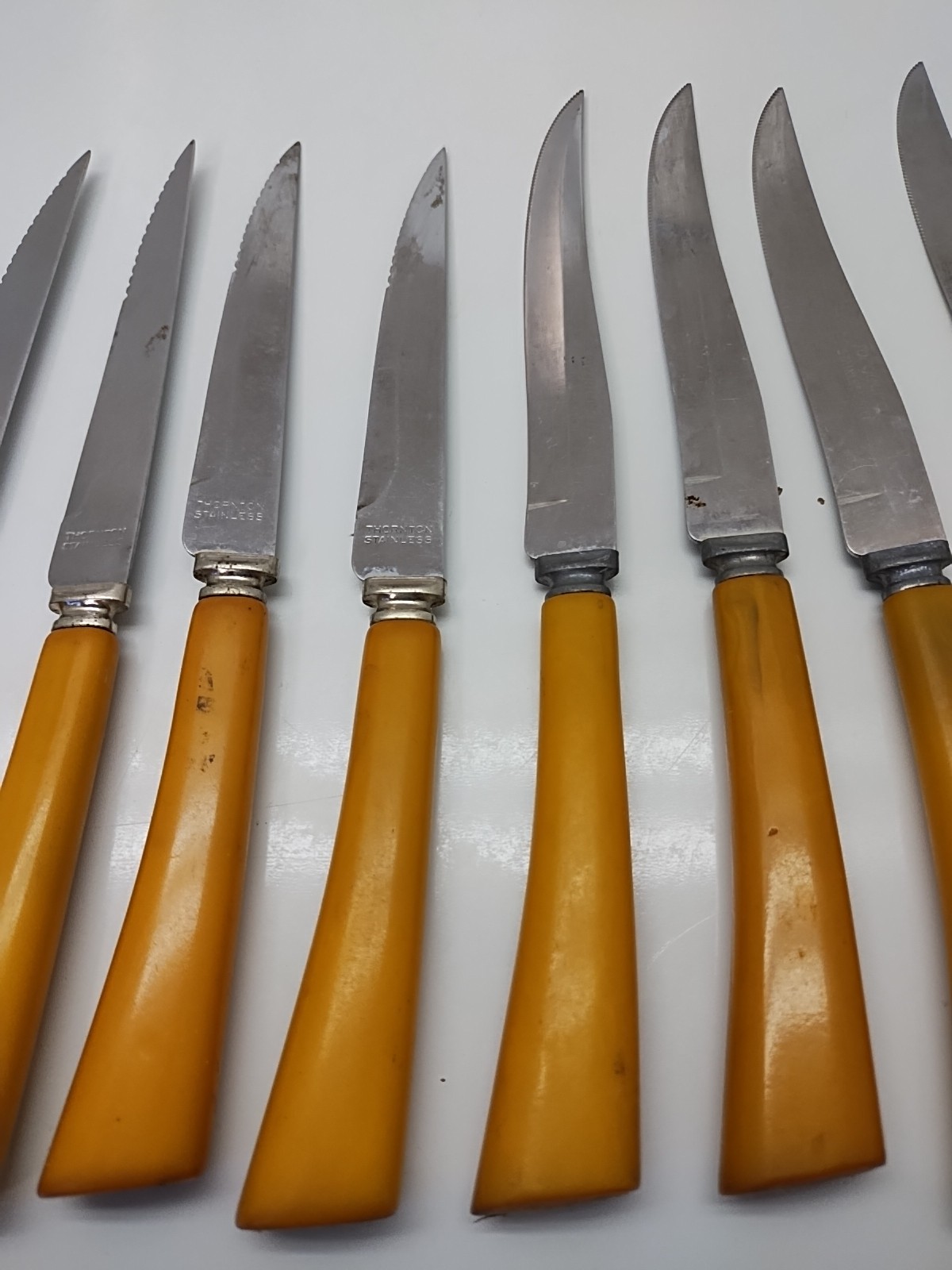 vitage bakelite 8 knive set