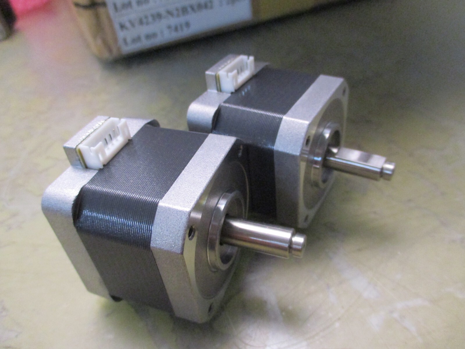 lot of 2x nidec kv4239 n2bx040 high speed torque stepper motors 1.8° [3*G-20.25]