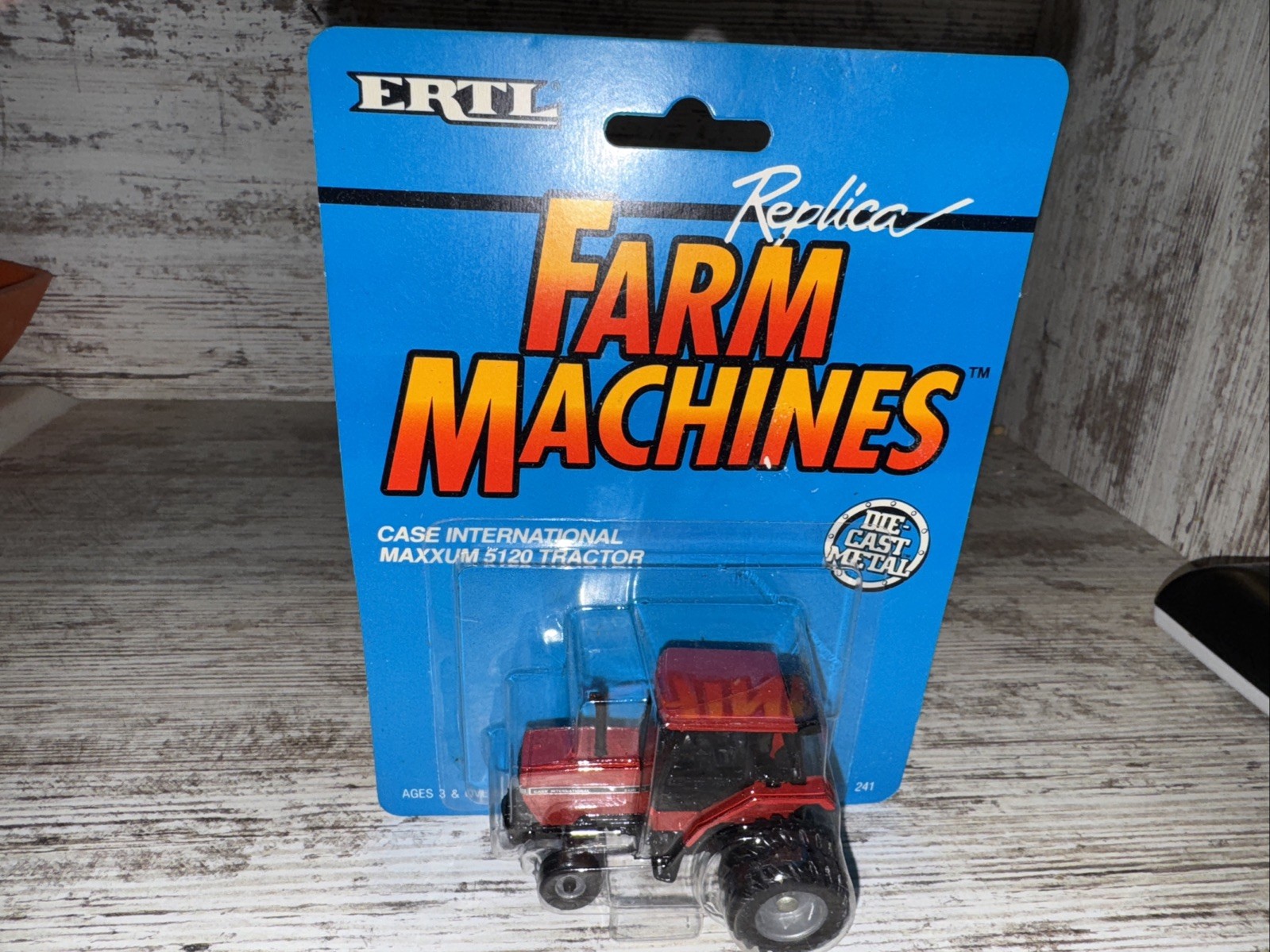 I/64 Case International 5120 Maxxum Tractor With Duals Die-cast Ertl