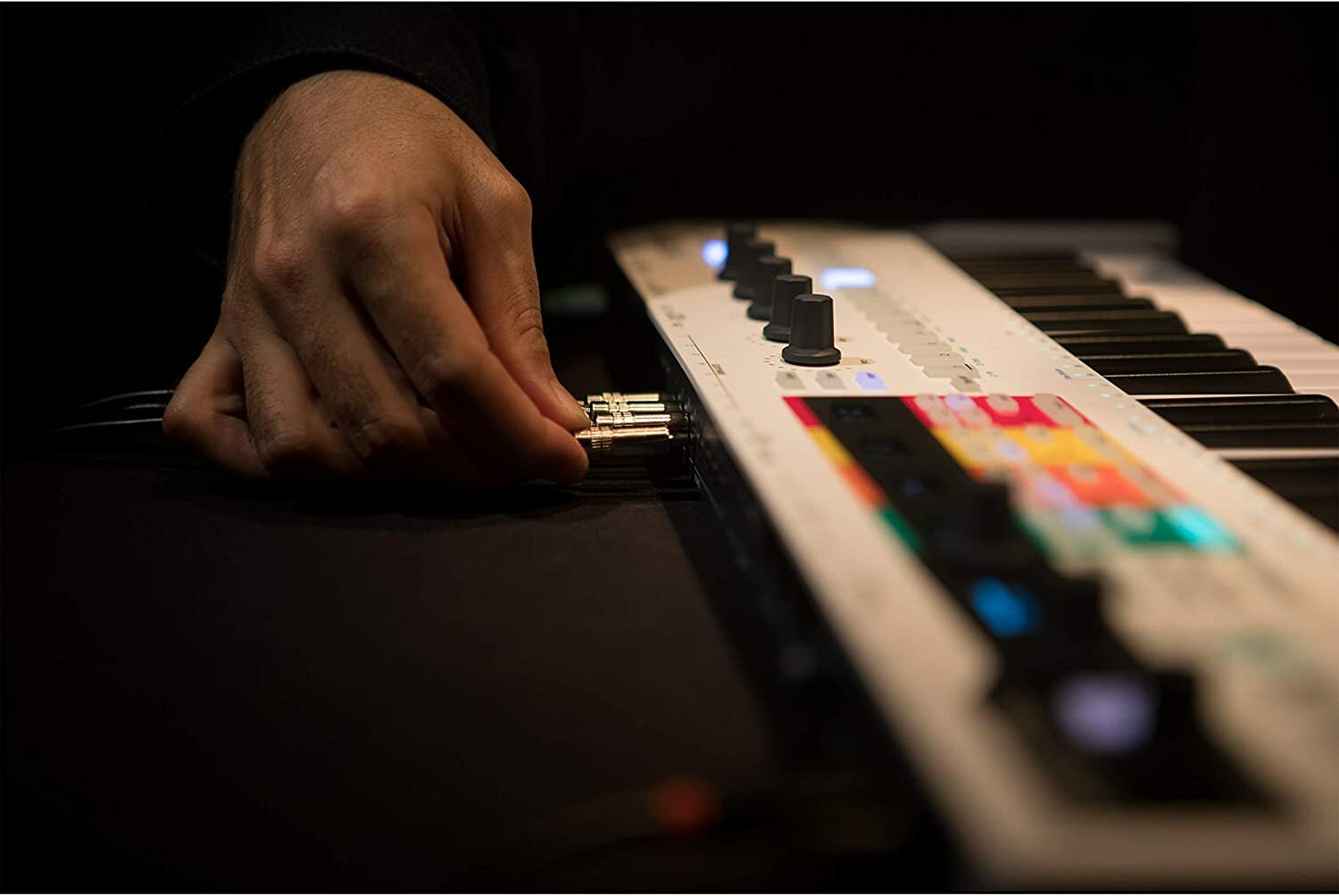 Arturia KeyStep Pro 37-Key USB/MIDI/CV Keyboard Controller and Sequencer -White