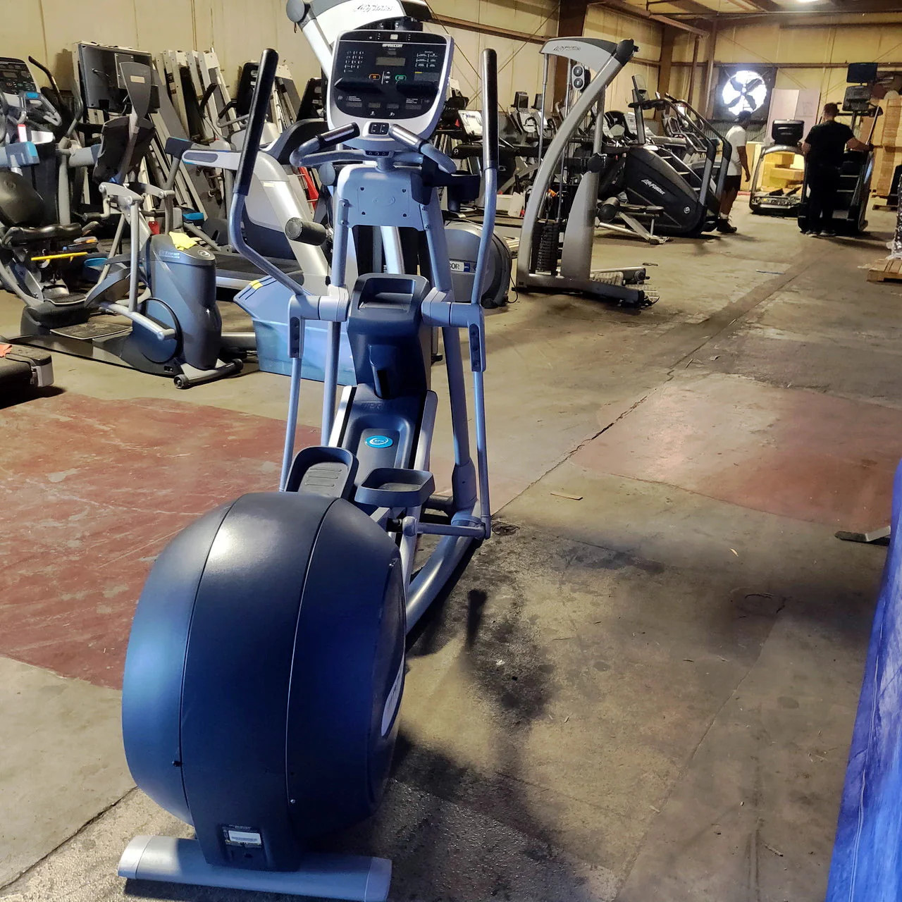Precor EFX 815 Elliptical Crosstrainer w/ P10 Console