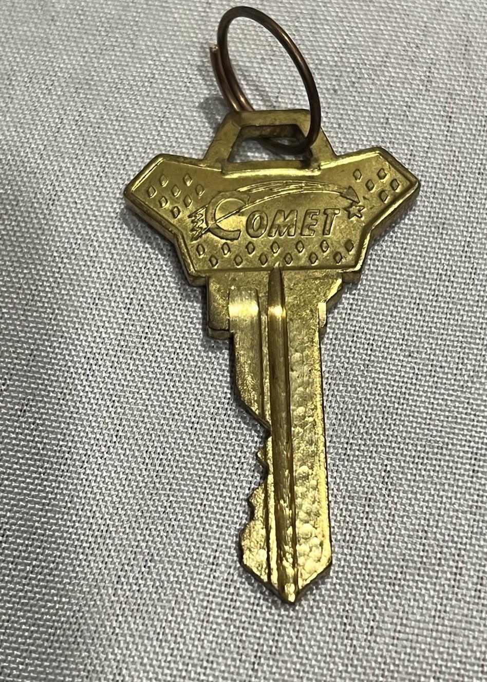Vintage Comet Key Arrow D03780