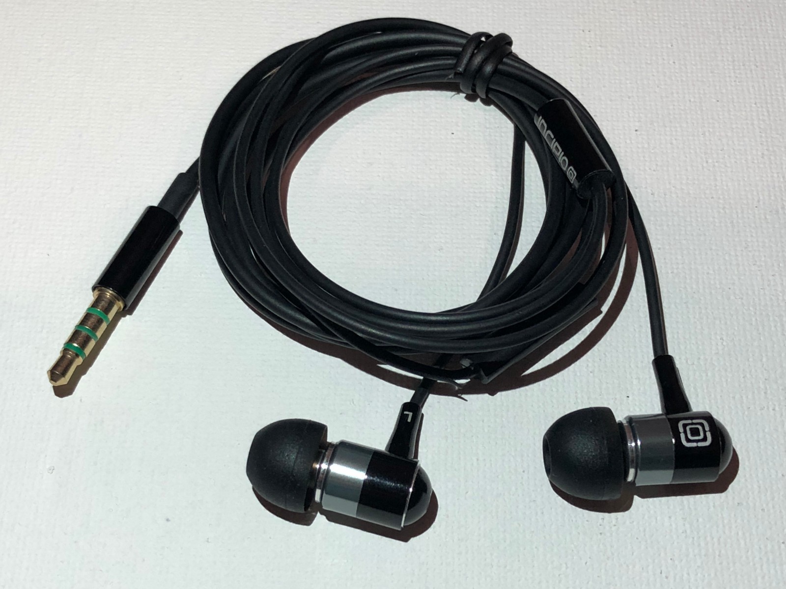 Incipio F08 earphones HI FI Wired 3.5MM Stereo Canal Earbud Headphones - Black