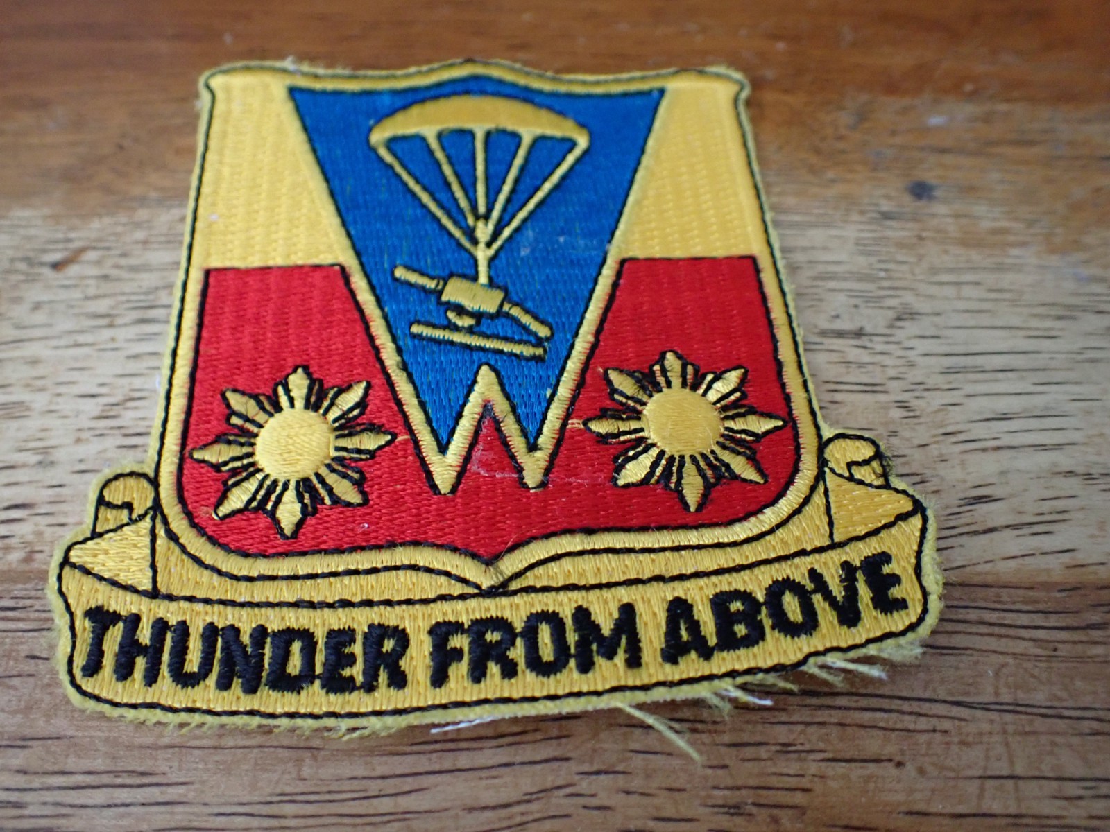 U S ARMY 674 TH AIRBORNE FIELD ARTILLIARY CCC CCN RECON   PATCH BX T #107