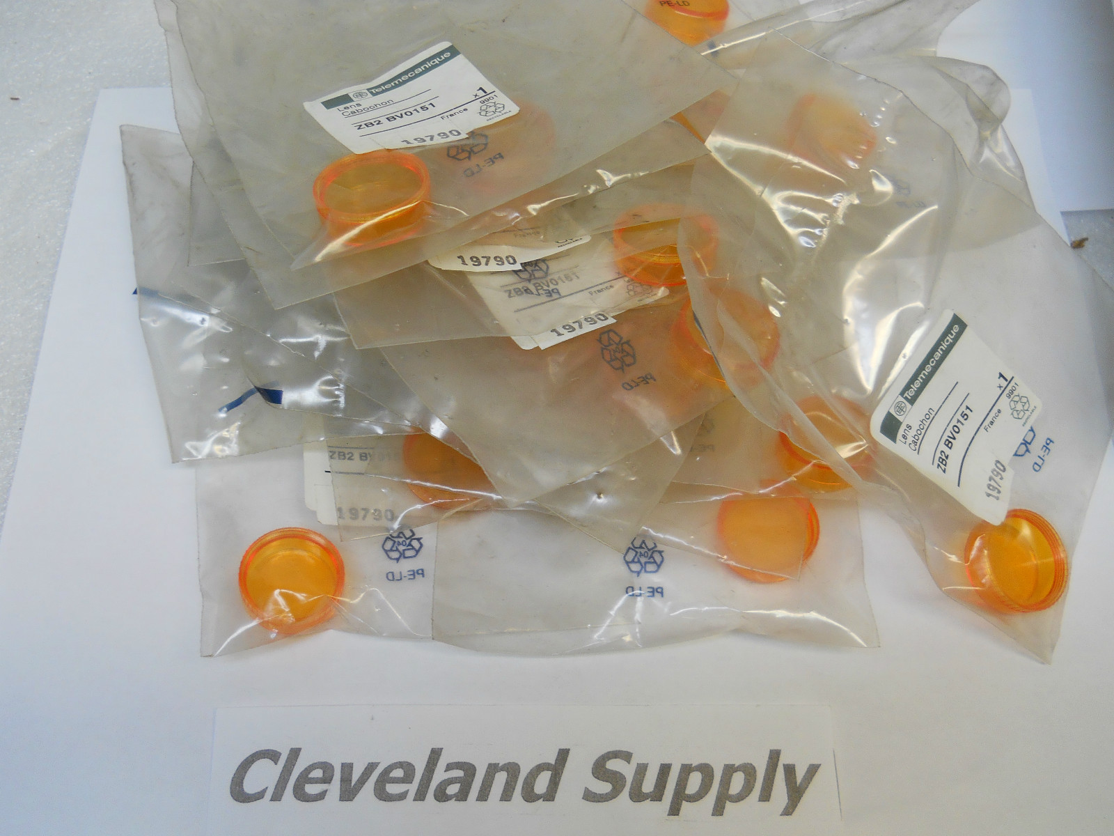 TELEMECANIQUE ZB2 BV0151 AMBER LENS CAPS (23 PCS) NEW CONDITION IN PACKAGE