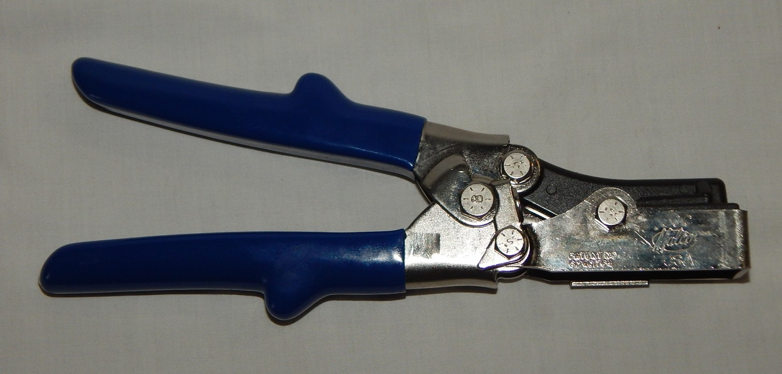 Malco JCC USA J Channel Cutter Vinyl Siding Tool Blue Handles