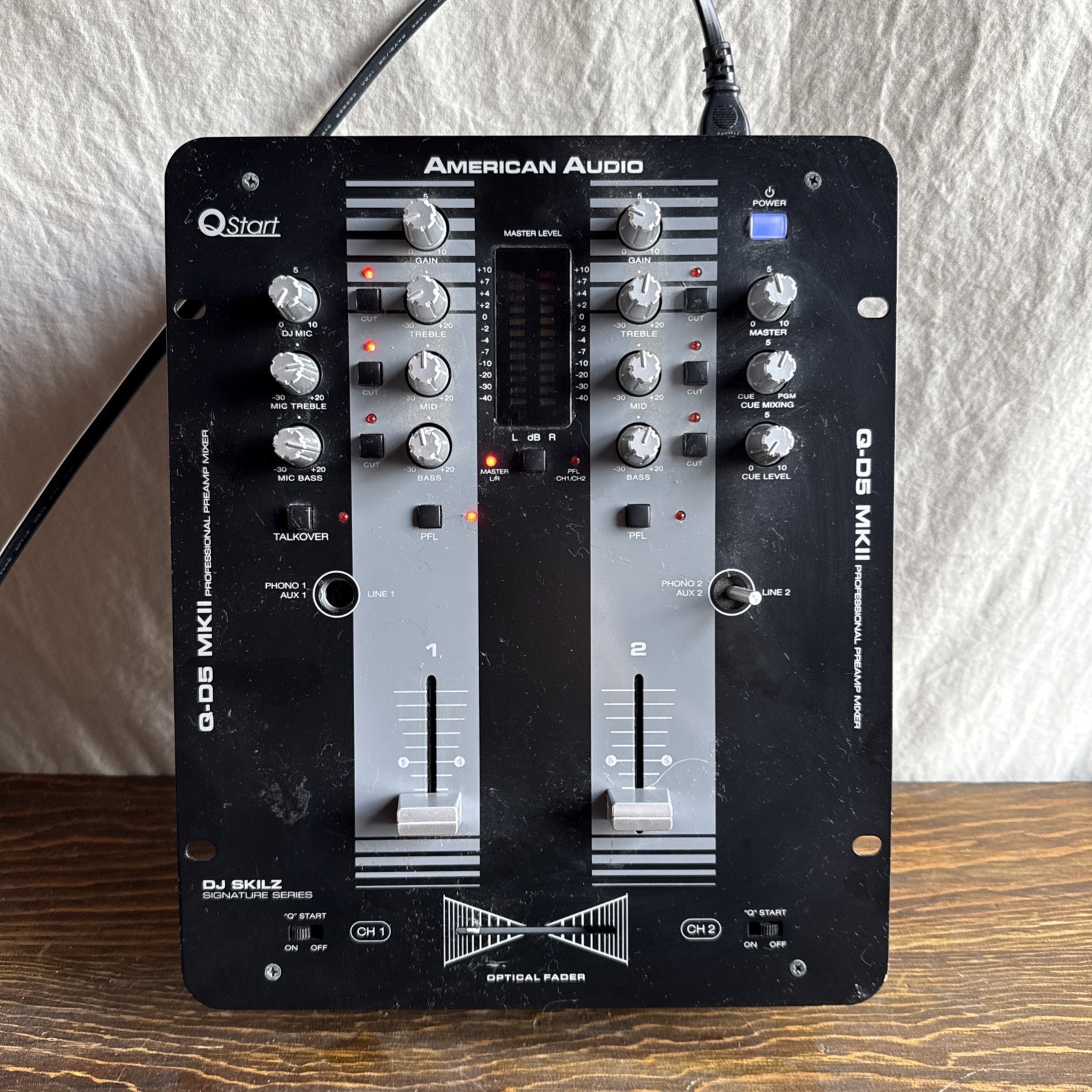American Audio Q-D5 MKII Professional DJ Mixer, 2 Channel Power Tested