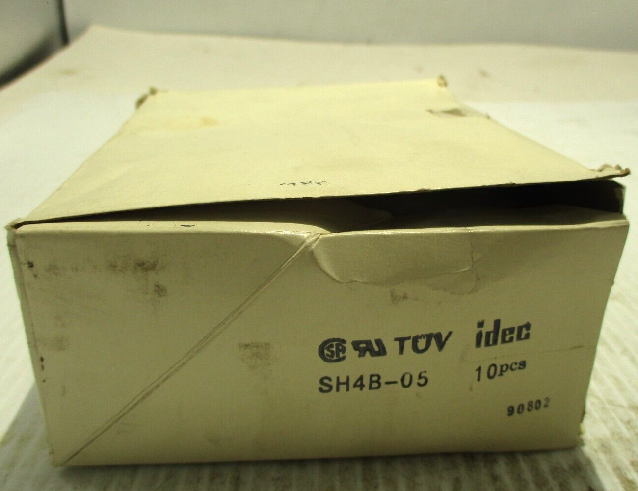 NEW BOX OF 10 IDEC SH4B-05 RELAY BASE SOCKET