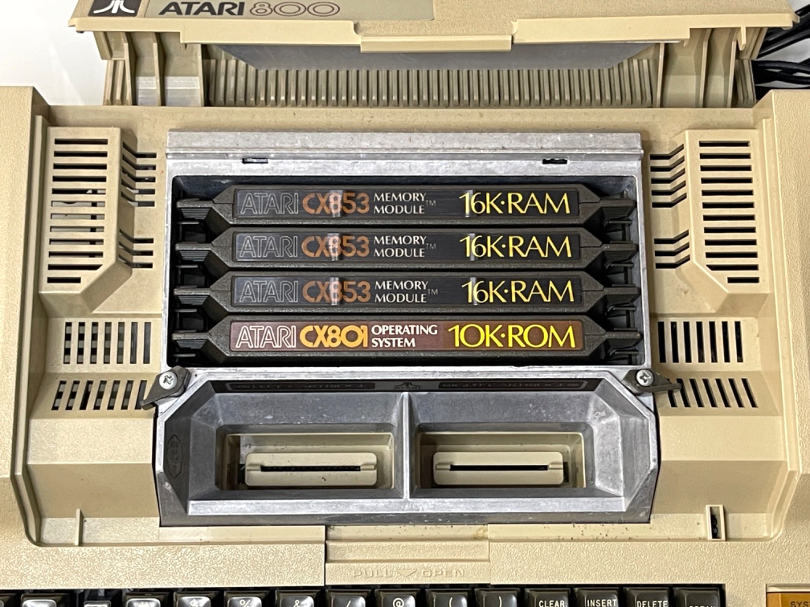 Atari 800 Home Computer with 48K RAM & Guide/Instructions - Missing Keycaps 💻