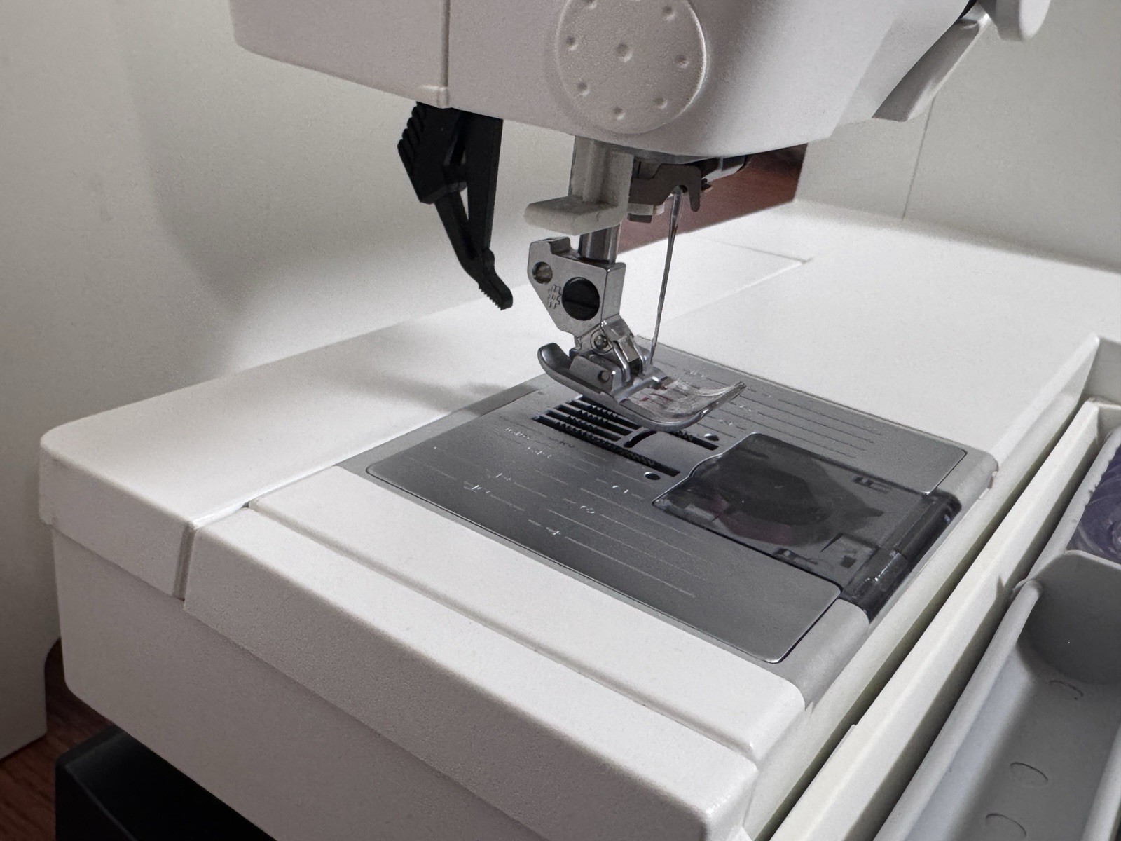 PFAFF Performance 5.0 Electric Sewing Machine with IDT