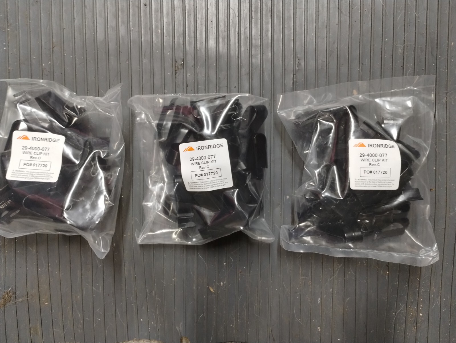 60 pcs IronRidge 29-4000-077 Rev C Solar Panel Wire Clips Kit 3 Bags 20 Per Bag