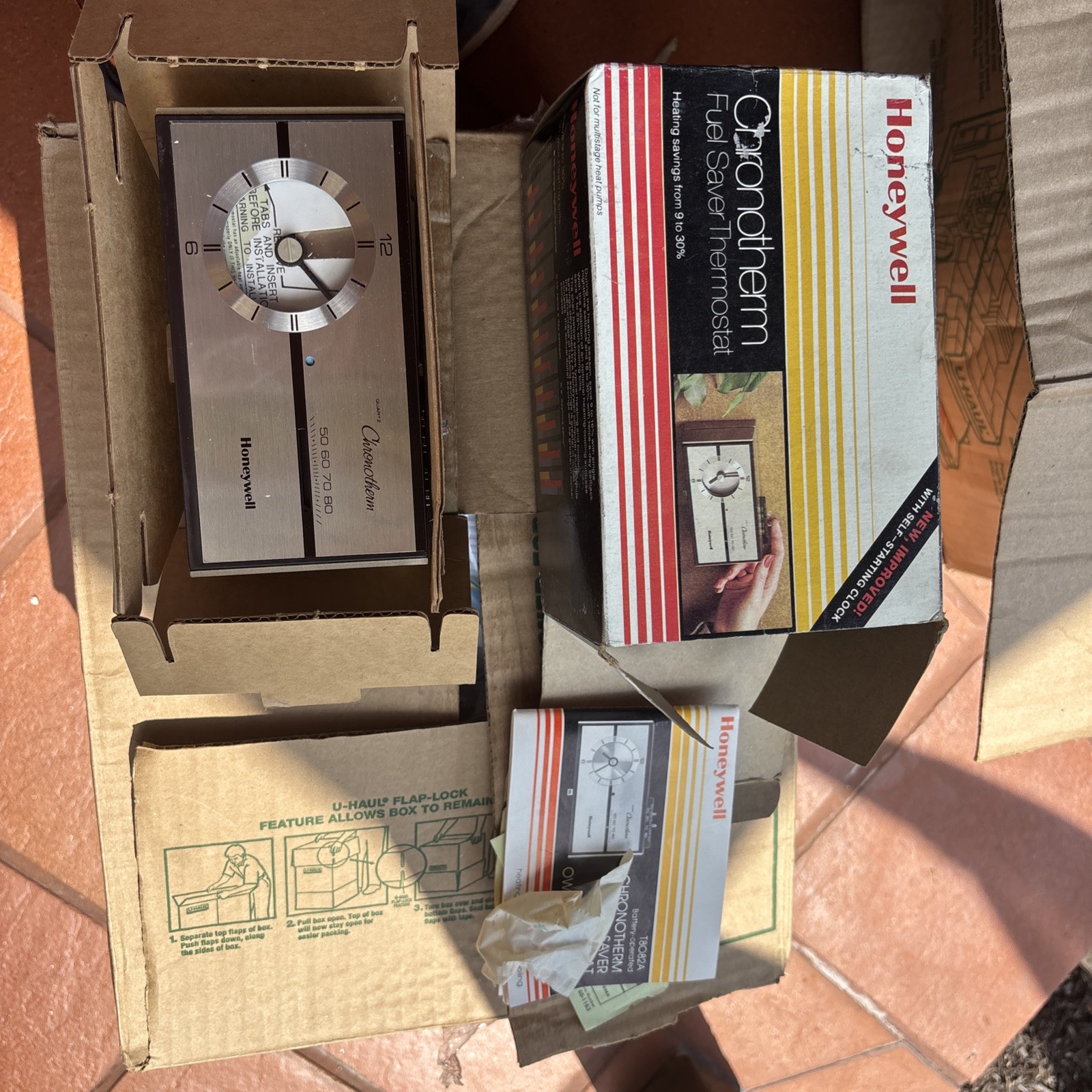 Honeywell T8082A Chronotherm Thermostat NOS Vintage MCM Heat Cool Clock