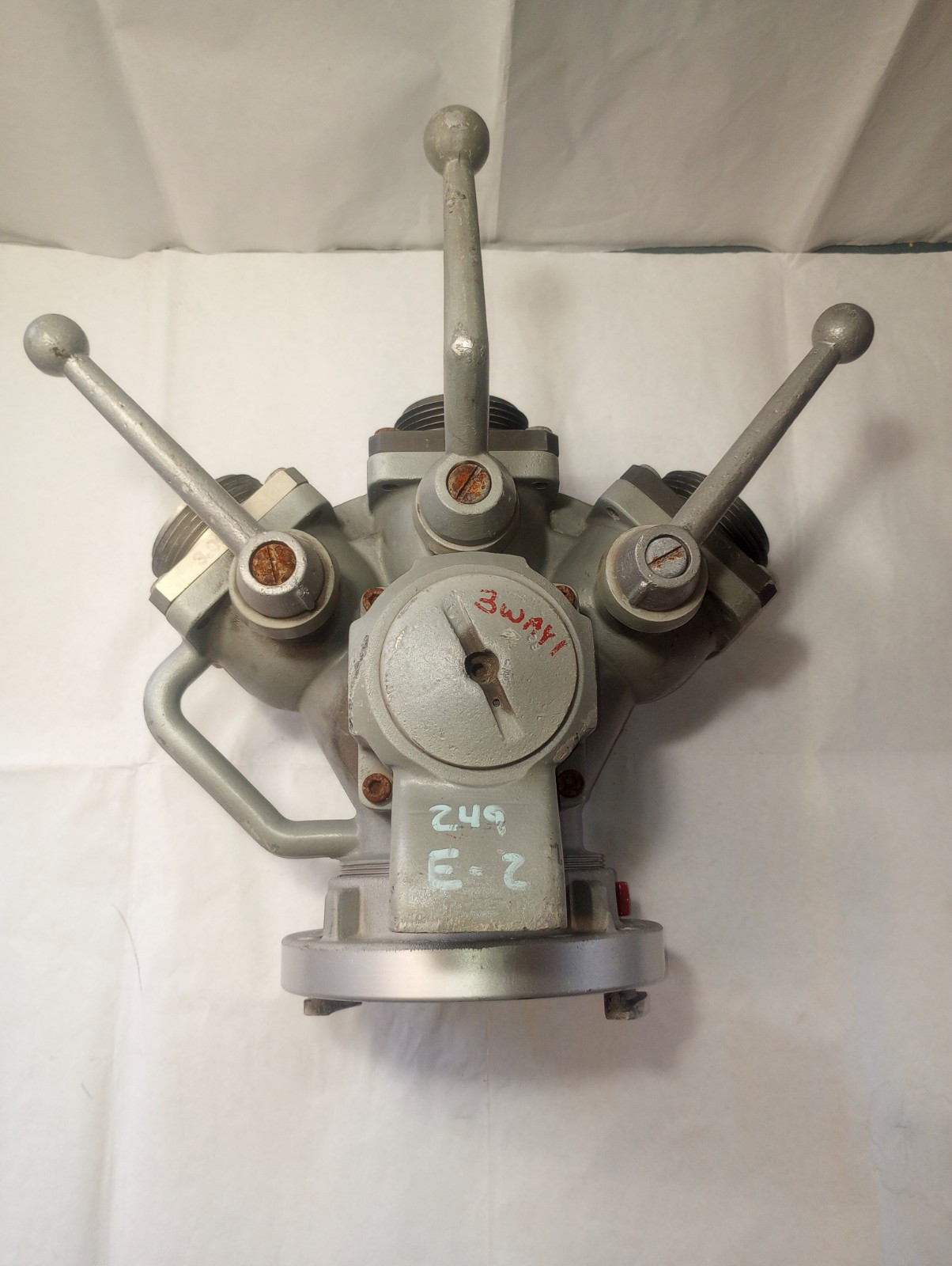 U20823 SnapTite 3way Valve Fire Hose Manifold  Ball Valves 4 In 3 Out Fr G2U