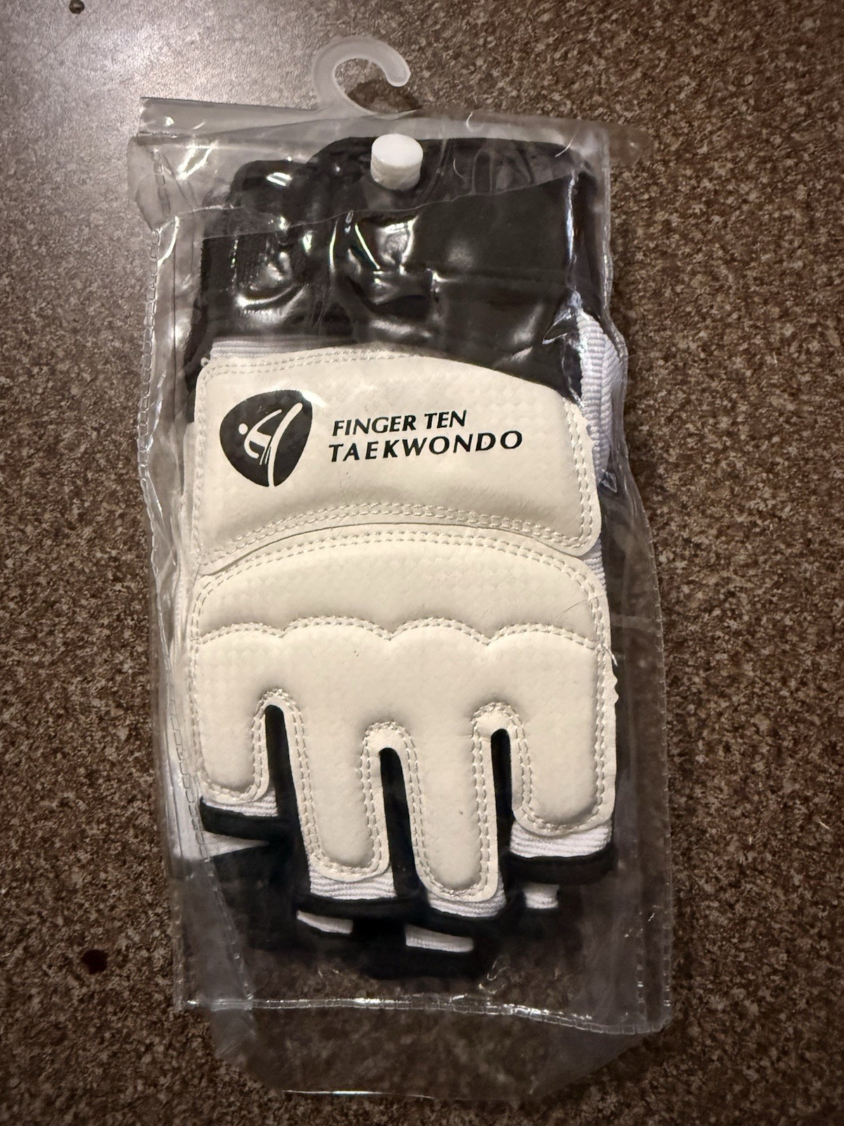 Finger Ten Taekwondo Sparring Gloves – Size M |