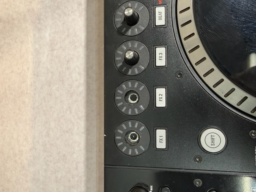 Numark NS7II 4 Channel Motorized Digital DJ Controller & Mixer *READ