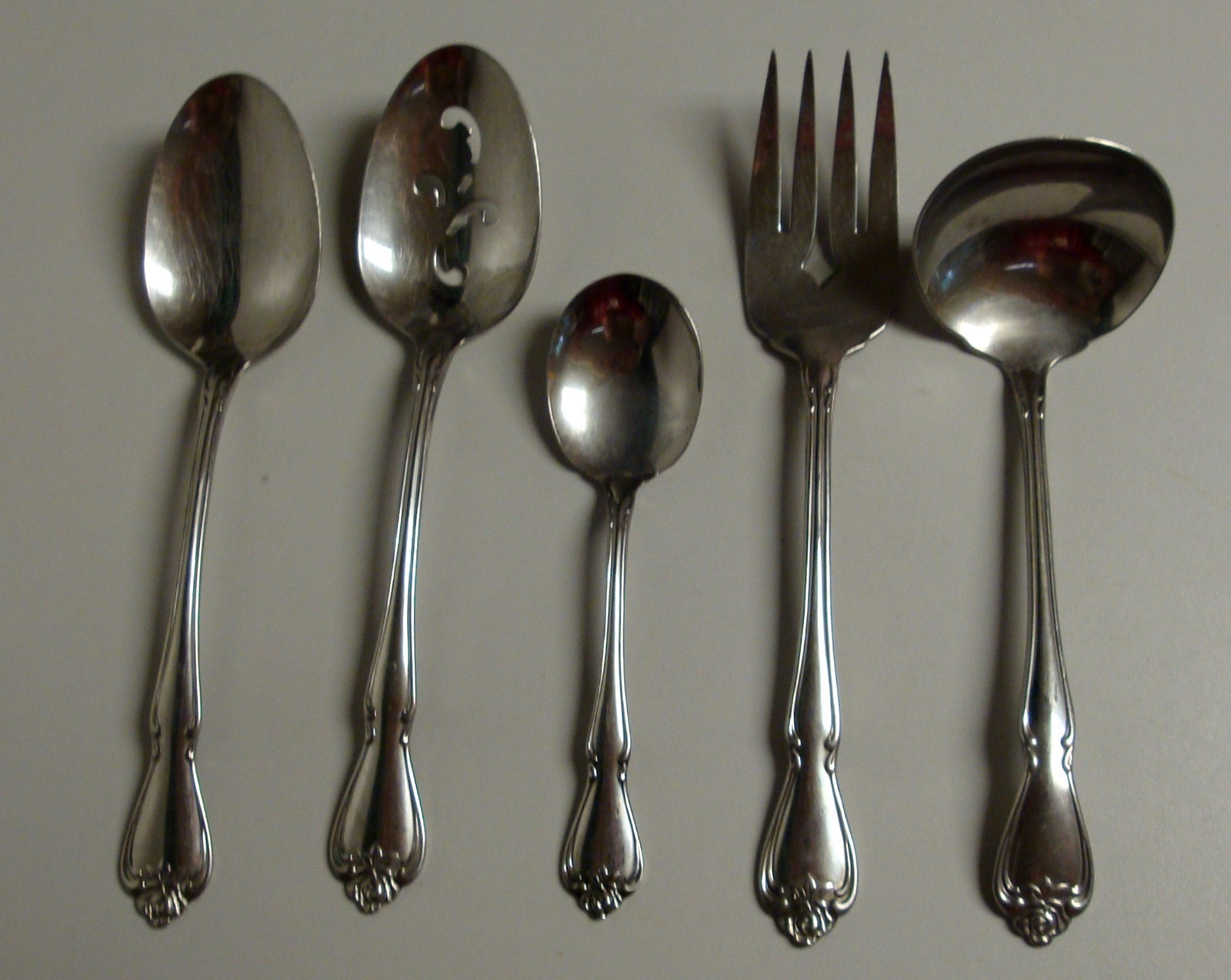 Oneida ARBOR ROSE TRUE ROSE 5 Piece Hostess Set