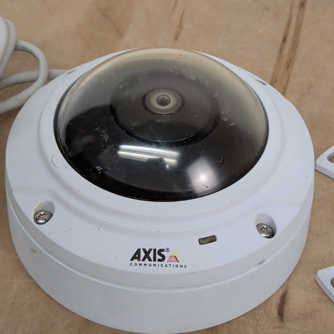 AXIS DOME NETWORK SECURITY CAMERA M3027-PVE 0556-001-03